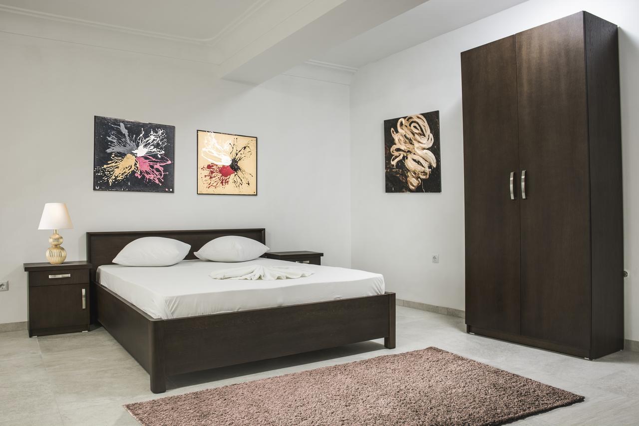 King Hotel Печ Екстериор снимка