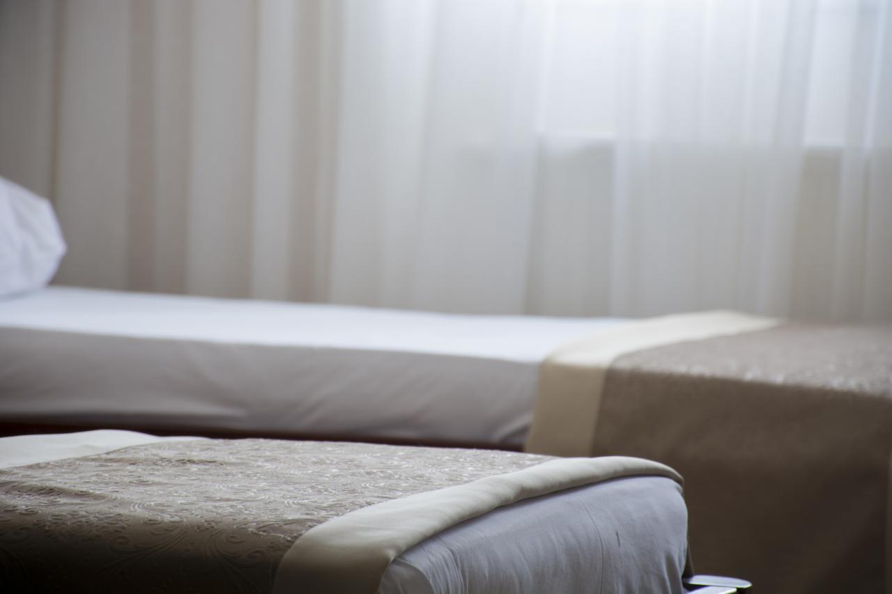 King Hotel Печ Екстериор снимка