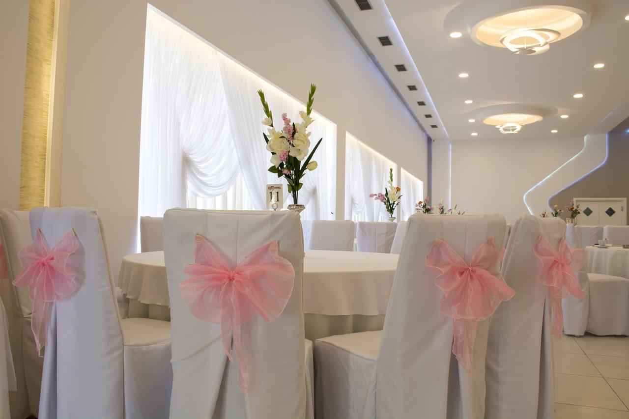 King Hotel Печ Екстериор снимка