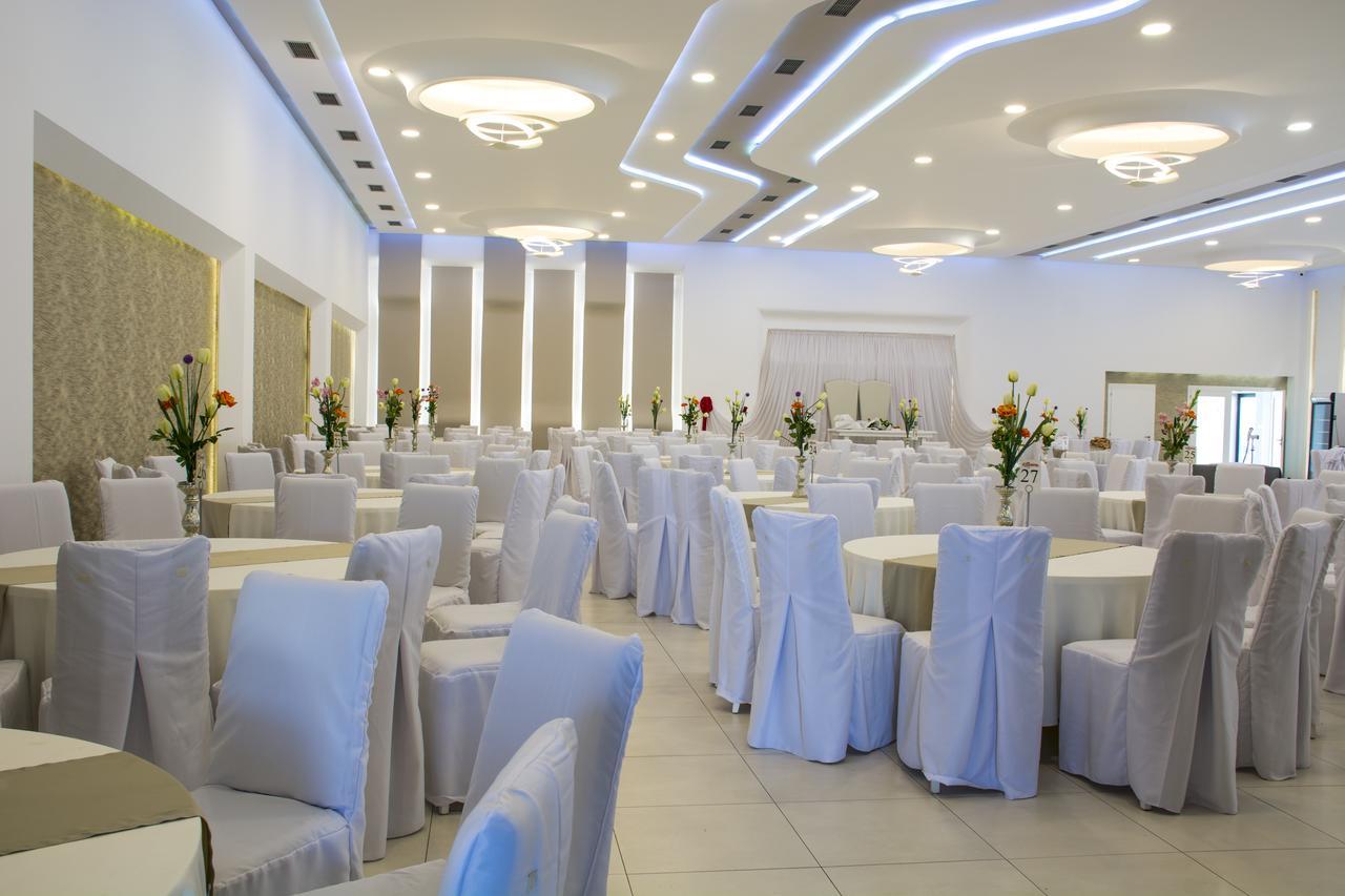 King Hotel Печ Екстериор снимка