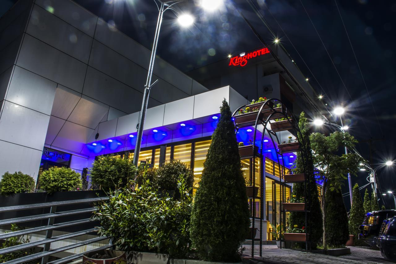King Hotel Печ Екстериор снимка